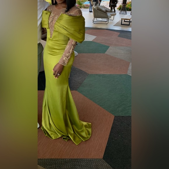 Green Evening Gown - Picture 8 of 8